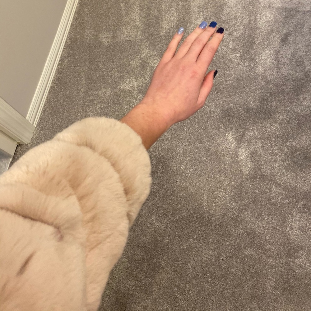 🍀 Pink Fur Coat (Fur: Rex Rabbit) Runs small - Picture 7 of 8